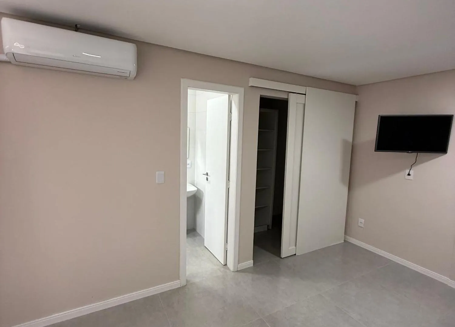 Ap Frente A Praca Bem Localizado Apartman São José